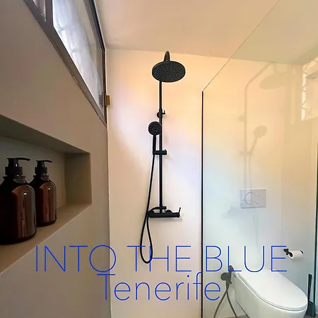 아파트 Into The Blue